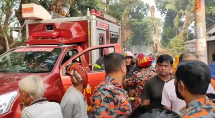 শিশুকে বাঁচাতে গিয়ে কলারোয়ায় সড়ক দুর্ঘটনায় শার্শার যুবক নিহত! 