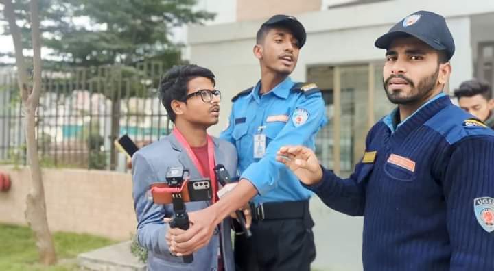 ইউনাইটেড মেডিকেলে দুই সাংবাদিককে হেনস্তা