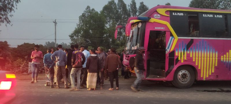 বাড়ি থেকে অফিস যাওয়া হলো না ব্র্যাক কর্মীর, পথেই গেল  প্রাণ