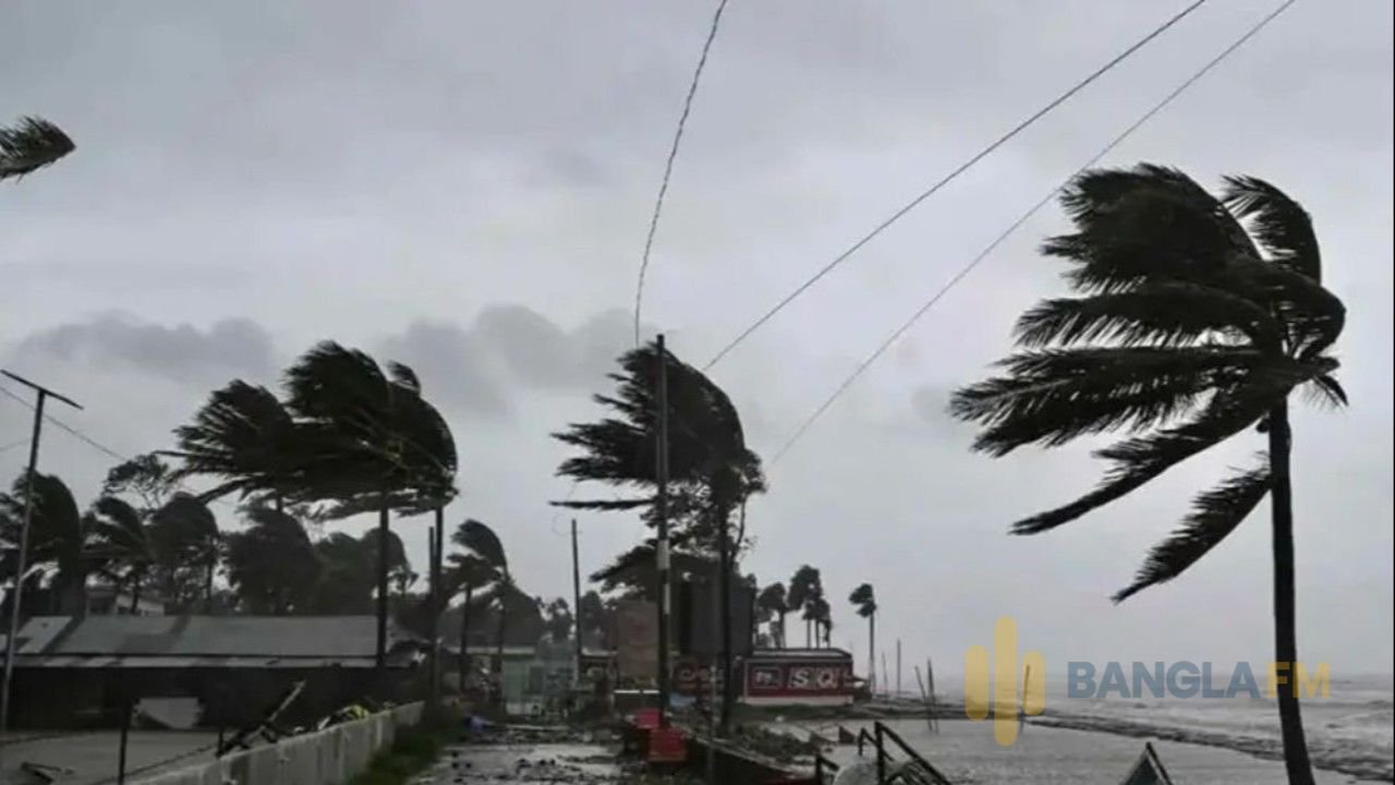 রাত ১টার মধ্যে ঢাকাসহ ১০ অঞ্চলে বজ্রবৃষ্টির আশঙ্কা