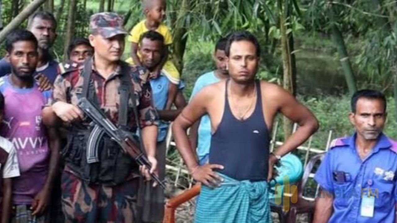 বিএসএফের হাতে বাংলাদেশি আটকের প্রতিবাদে এক ভারতীয়কে নিয়ে আসে স্থানীয়রা