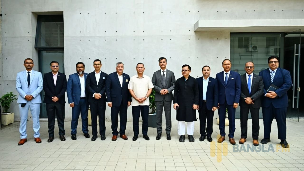 বিদেশি বিনিয়োগকারীদের সহযোগিতায় প্রস্তুত সরকার: প্রধানমন্ত্রী