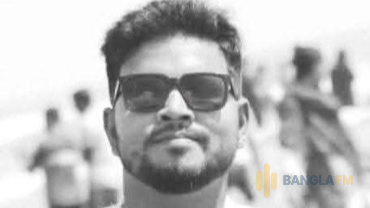 ময়মনসিংহে পাসপোর্ট অফিসের সামনে যুবককে প্রকাশ্যে কুপিয়ে হ'ত্যা