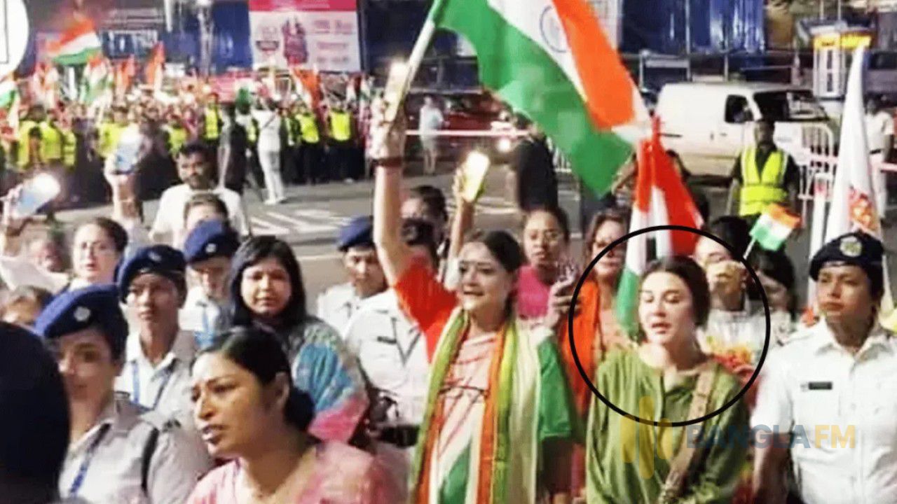  স্বাধীনতা দিবসে কলকাতার রাজপথে জয়া আহসান