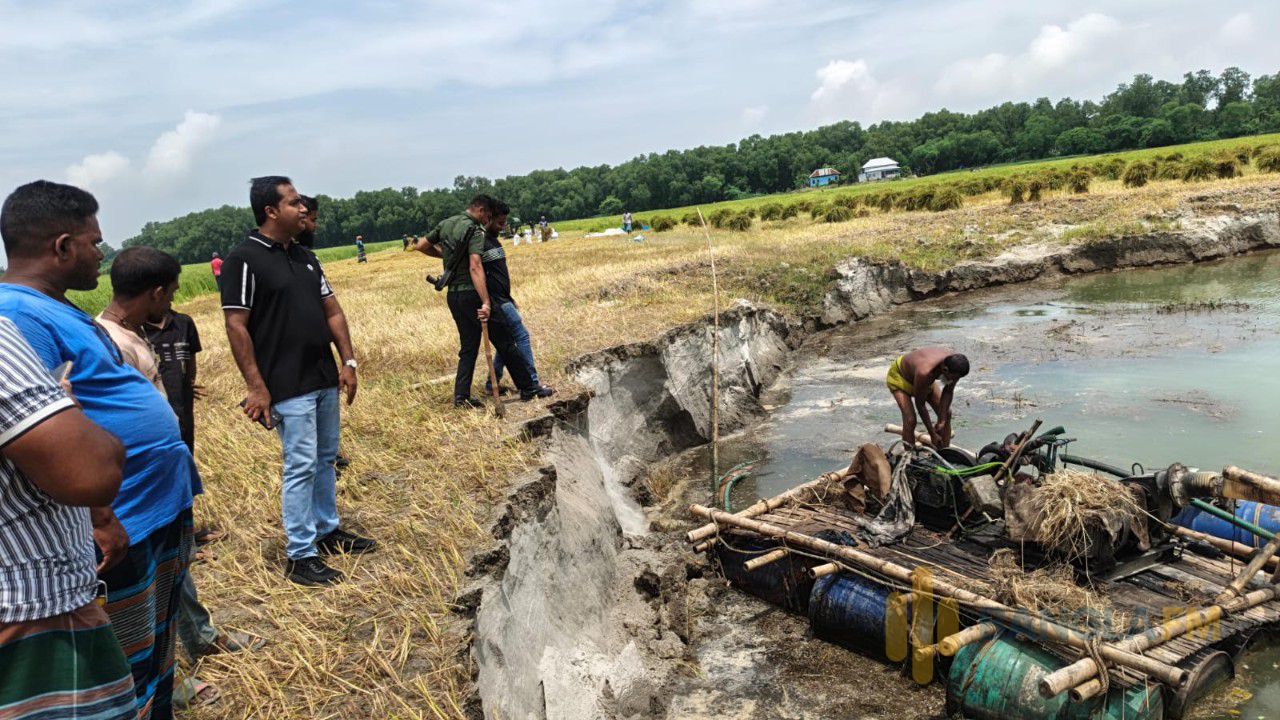 চরভদ্রাসনে অবৈধ বালু উত্তোলনের বিরুদ্ধে অভিযান, ৫০ হাজার টাকা জরিমানা