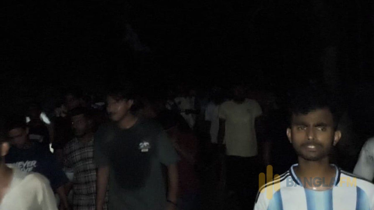 রাবিতে দুই বিভাগের সংঘর্ষের ঘটনায় সাংবাদিককে মারধর ও হেনস্তার অভিযোগ