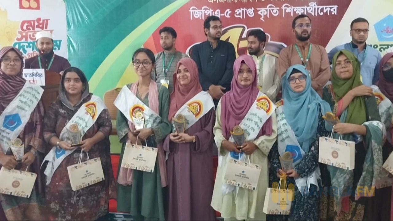 জয়পুরহাটে ৪০০ কৃতি শিক্ষার্থীদের সংবর্ধনা দিল ছাত্র শিবির
