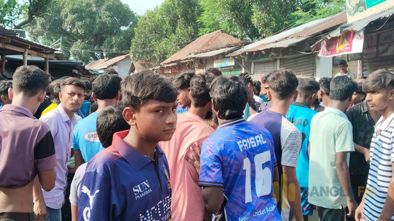 সৈয়দপুরে কিশোর গ্যাংয়ের দুই গ্রুপের পাল্টা পাল্টি হামলায় আহত ১০