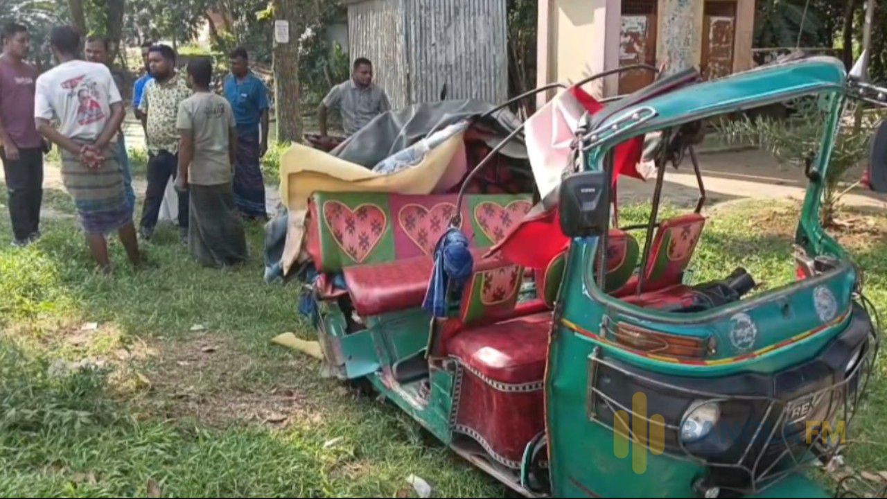 সিরাজগঞ্জে সিএনজি-বাসের মুখোমুখি সংঘর্ষে কিশোরী নিহত
