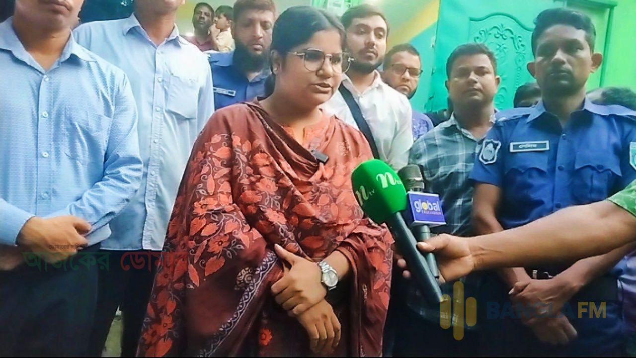 ডোমারে নকল পেইন রিলিফ অয়েল জব্দ, অভিযানে পালাল মূলহোতা