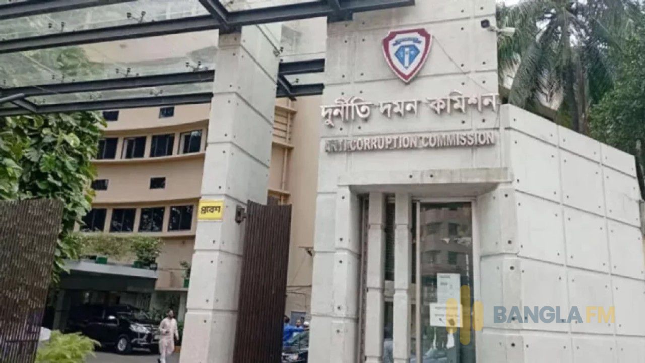 দুবাইয়ে থাকা সম্পদ নিয়ে ৭৩ বাংলাদেশির তথ্য চায় দুদক 