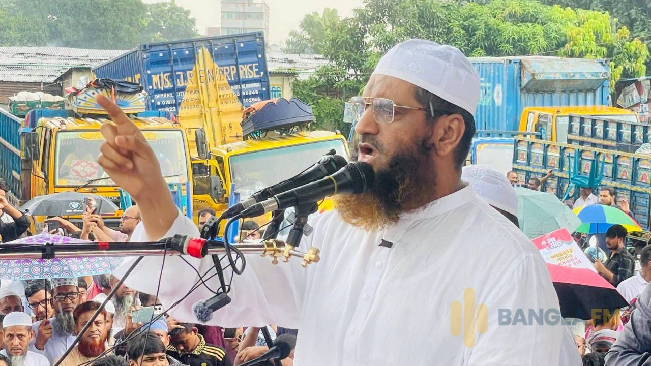 গণভোটের রায় বানচালের চেষ্টা করলে জনগণের হাতে লালকার্ড আছে: মামুনুল হক