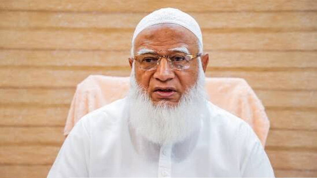 প্রধানমন্ত্রীকে নিয়ে কটূক্তিকারী সিফাত আব্দুল্লাহকে ছেড়ে দেওয়ার আহ্বান জামায়াত আমিরের। এই আহ্বানের সঙ্গে আপনি একমত?
