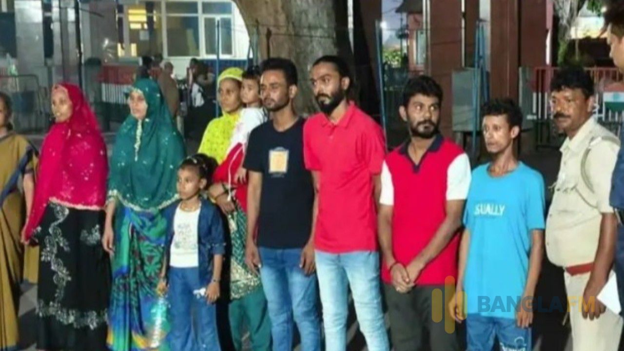 অবশেষে বেনাপোলে সেই নারী-পুরুষসহ ৯ বাংলাদেশি