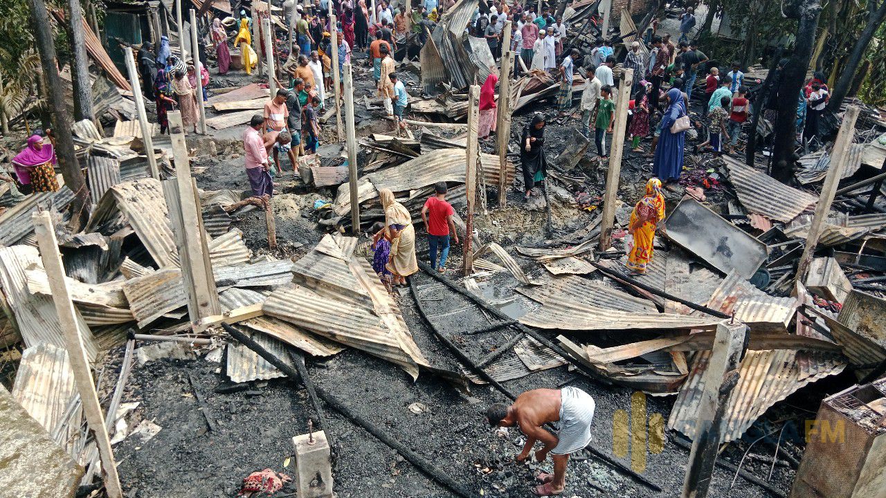 লক্ষ্মীপুরে ইয়াবা সেবনের পর বাড়িঘরে আগুন, পুড়ল ১১ টি বাড়ি