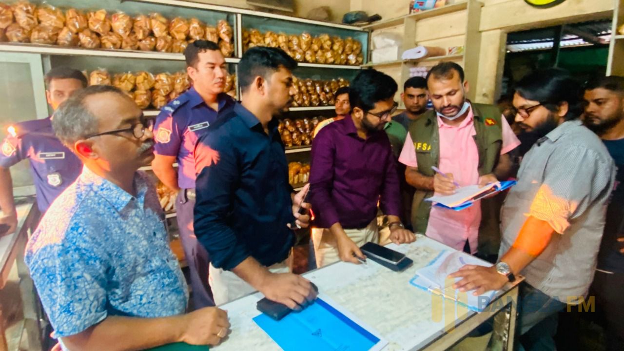 শ্রীমঙ্গলে চিংড়িতে জেলি,নকল হরলিক্স বিস্কুটজরিমানা ৬০ হাজার