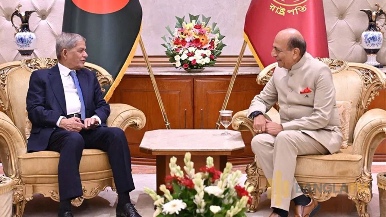 বাংলাদেশ-ভারত সম্পর্ক টেকসই করতে আলোচনায় জোর রাষ্ট্রপতির