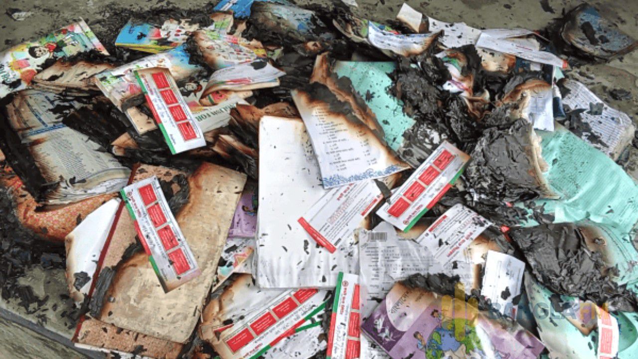 নীলফামারীর সুবর্ণঝুলী সরকারি প্রাথমিক বিদ্যালয়ে বিদ্যালয়ে চুরির পর অগ্নিসংযোগ