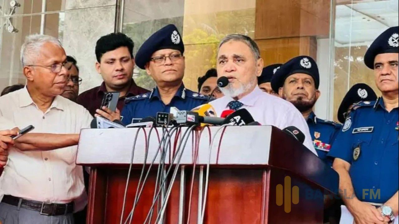 পুলিশকে বেআইনি নির্দেশনা দেবে না কমিশন: সিইসি