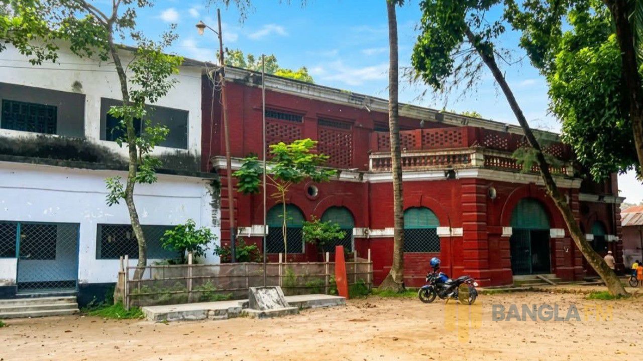 সৈয়দপুর রেলওয়ে স্কুল চত্বরে মাদক আড্ডা বন্ধে থানায় লিখিত অভিযোগ   
