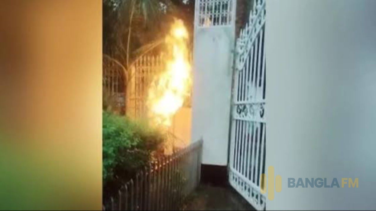 সিরাজগঞ্জে বজ্রপাতে বিদ্যুৎ ও জ্বালানিমন্ত্রীর বাসভবনের গ্যাসলাইনে আগুন