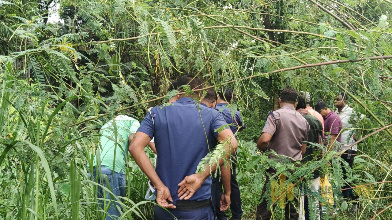 মানিকগঞ্জে অজ্ঞাত কিশোরের গলিত লাশ উদ্ধার