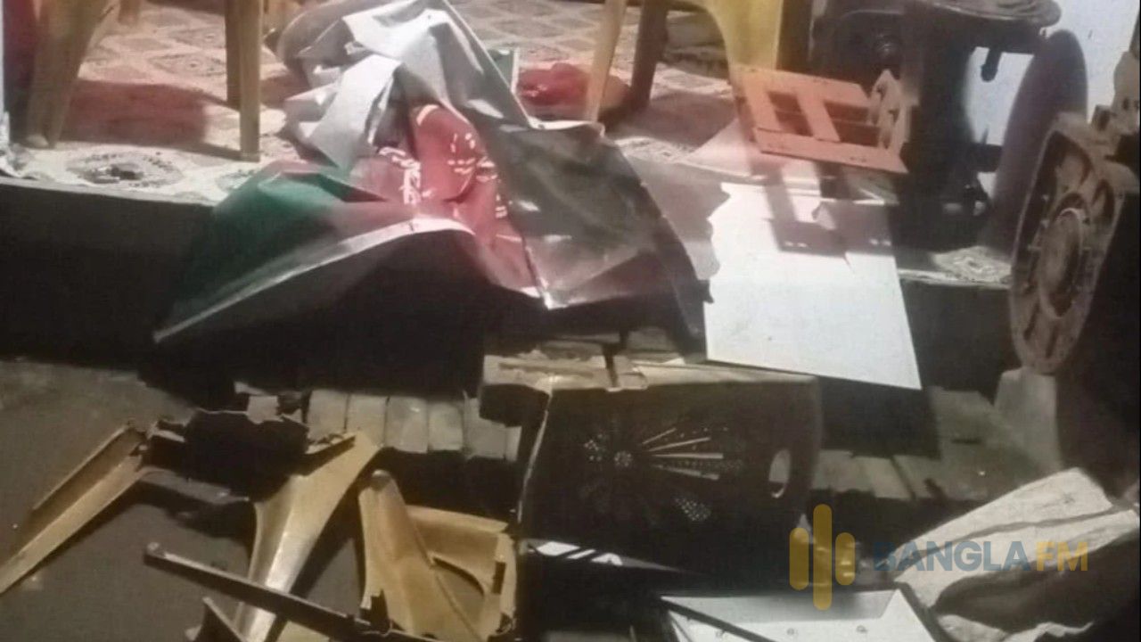 পিরোজপুরে বিএনপি কার্যালয়ে ভাঙচুর