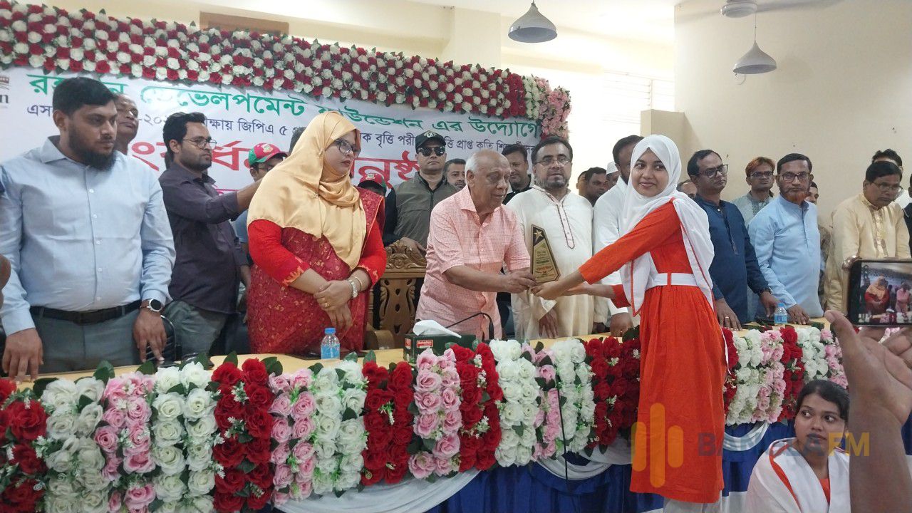 আখাউড়ায় কৃতি শিক্ষার্থীদের সংবর্ধনা