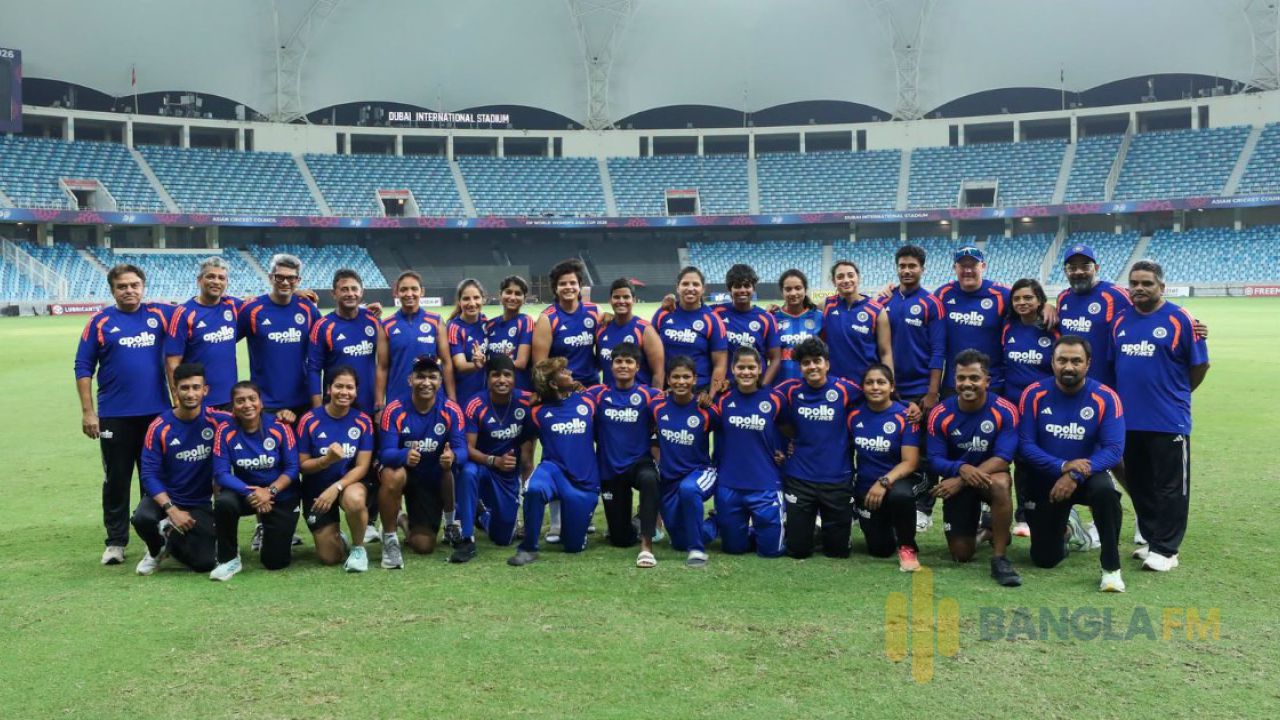 নাকভির হাত থেকে ট্রফি নেবে না ভারত