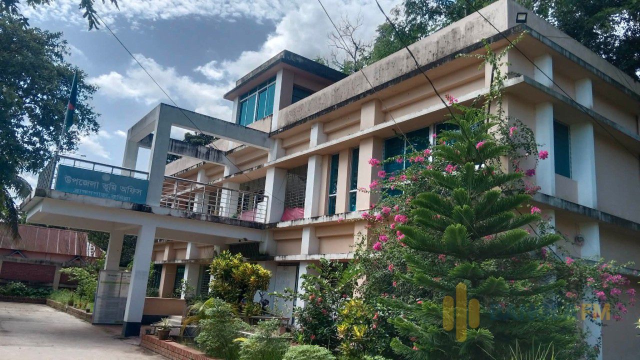 ব্রাহ্মণপাড়ায় ২১ দিন ধরে নেই এসিল্যান্ড, ভোগান্তিতে হাজারো মানুষ