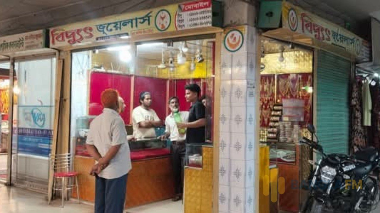 সৈয়দপুরে দুর্ধর্ষ চুরি, তালা ভেঙ্গে স্বর্ণালঙ্কার ও মোবাইল ফোন লুট