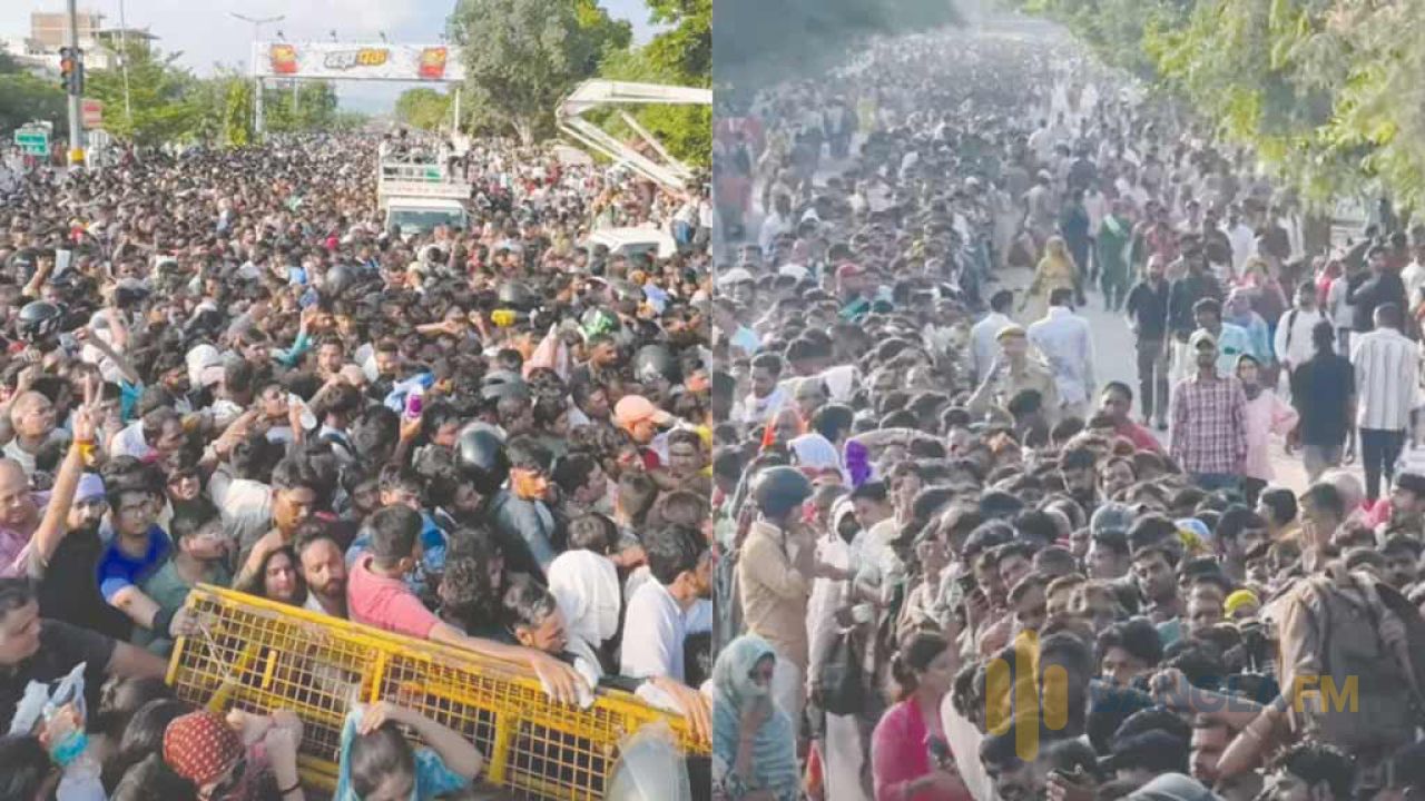 বিয়ের আশায় মন্দিরে মেহেদি নিতে মানুষের ঢল