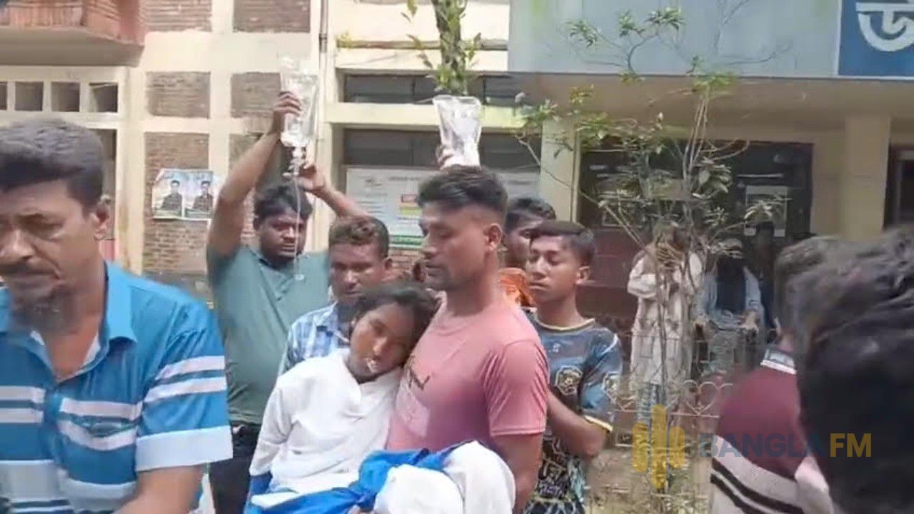 হাতিয়ায় ১০ দিনের মধ্যে ৩ দফায়  স্কুলের ৪৬ শিক্ষার্থী অসুস্থ