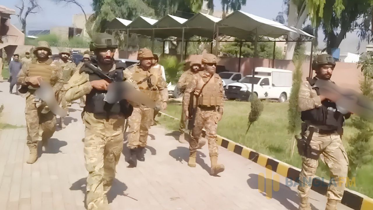 আত্মঘাতী হামলার পর পাকিস্তানে অভিযান, নিহত ৮ জঙ্গি