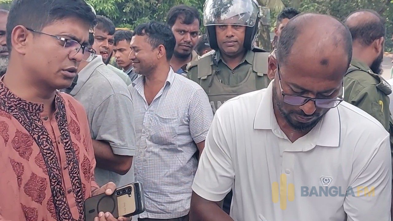 শাহজাদপুরে ভেজাল ভোজ্য তেলের গোপন কারখানায় ভ্রাম্যমান আদালতের অভিযান