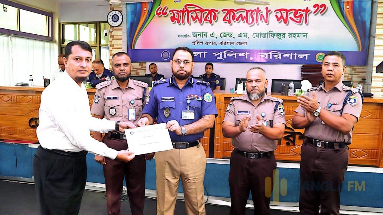 বরিশালের শ্রেষ্ঠ ডিএসবি কর্মকর্তা এএসআই শামীম হোসেন