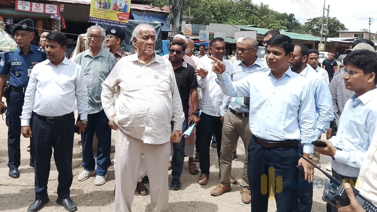 বান্দরবানে রাস্তাঘাট পরিদর্শনে পার্বত্য প্রতিমন্ত্রী সাচিং প্রু জেরী এমপি, উন্নয়নের আশায় এলাকাবাসী