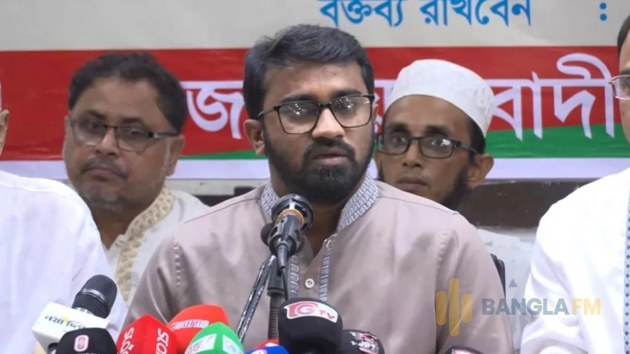 পাটওয়ারীকে গ্রেপ্তার করে রিমান্ডে নিলেই বের হবে, বাসে ককটেল মারছে কারা: রাশেদ খাঁন