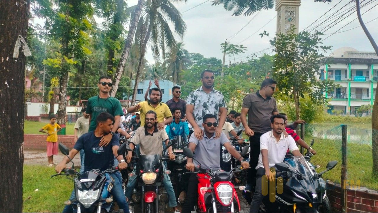 নলছিটিতে ছাত্রদলের মোটরসাইকেল মহড়া ও বিক্ষোভ মিছিল