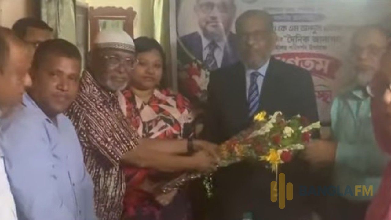সৈয়দপুরে দৈনিক আলাপন কার্যালয় পরিদর্শনে প্রেস কাউন্সিল চেয়ারম্যান