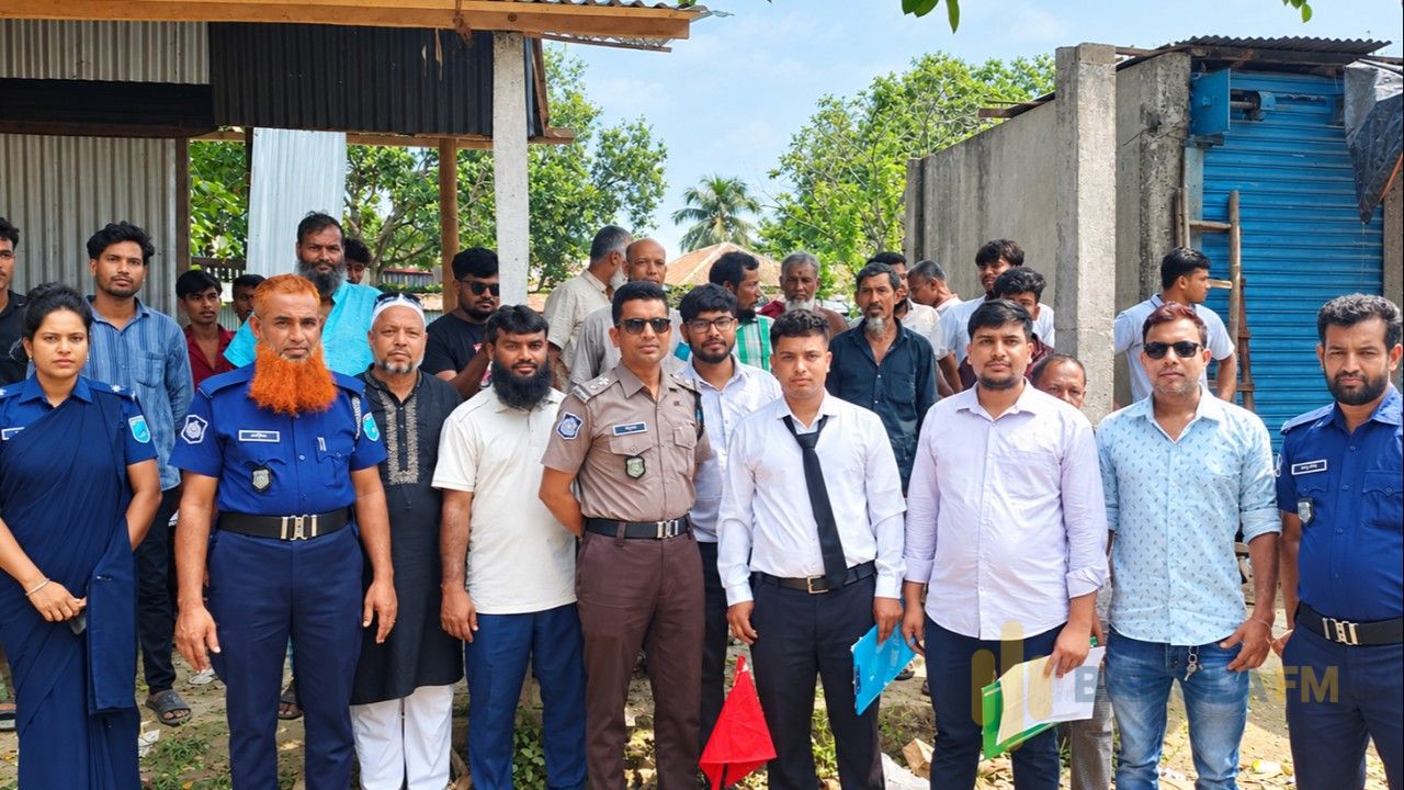 সদরপুরে আদালতের আদেশে ০.৬১ শতাংশ জমির দখল বুঝে পেলেন বাদী