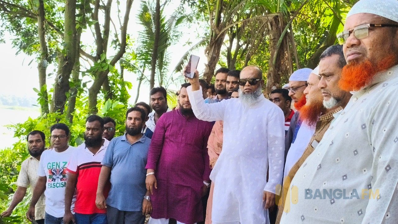 ধলেশ্বরীর ভাঙন পরিদর্শনে এমপি শেখ মোহাম্মদ  আব্দুল্লাহ