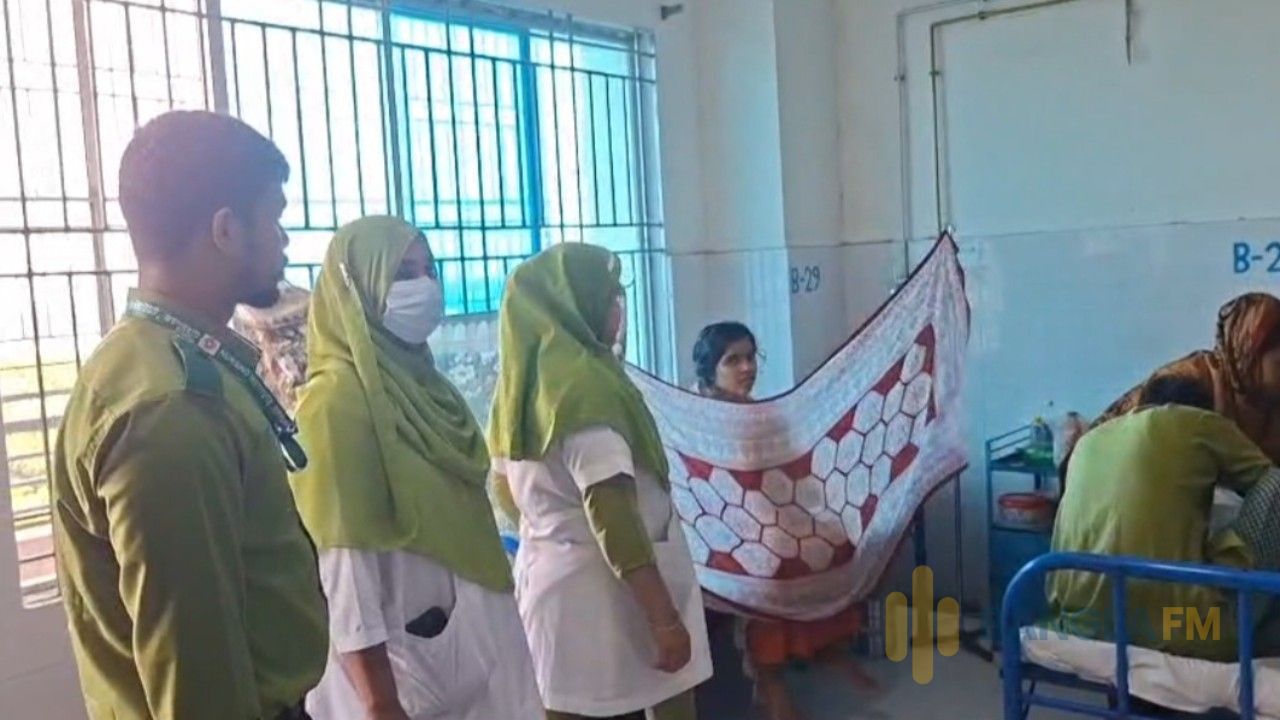 যৌতুকের দাবিতে জয়পুরহাটে গৃহবধূকে দাহ্য পদার্থ নিক্ষেপের অভিযোগ