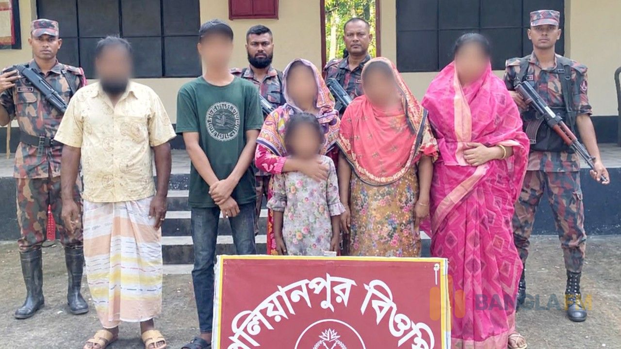 সীমান্ত দিয়ে অবৈধভাবে ভারত যাওয়ার চেষ্টা, আটক ৬