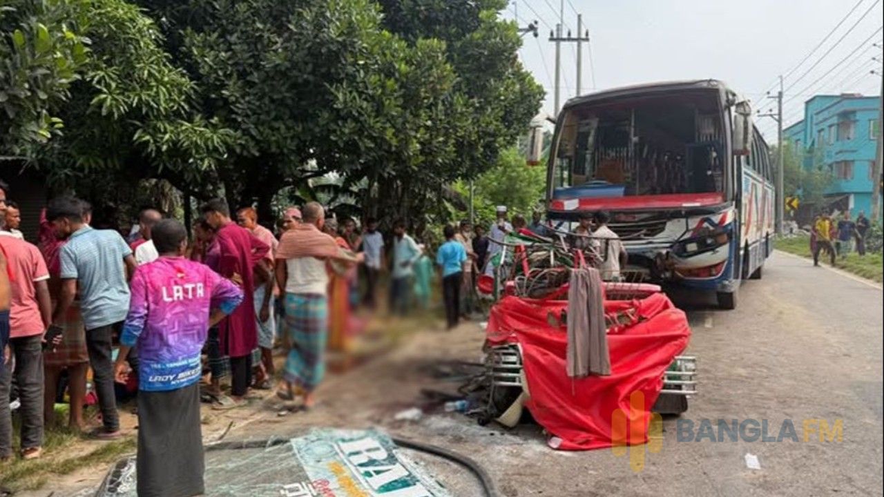 ময়মনসিংহে রাজিব বাসের ধাক্বায় ৭ জন নিহত