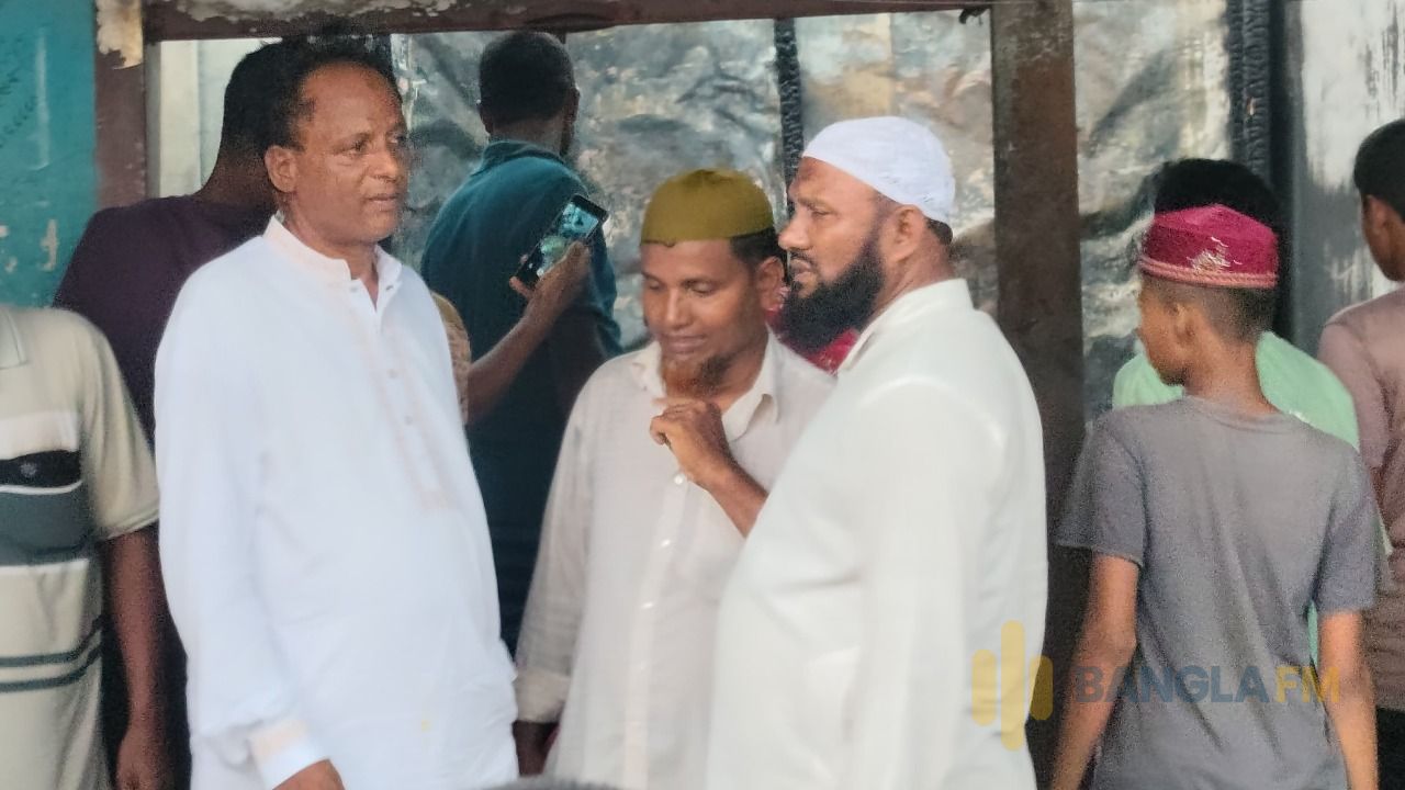 বাউফলে আগুনে পুড়ে ছাই চার দোকান, ক্ষতি প্রায় ২৫ লাখ টাকা