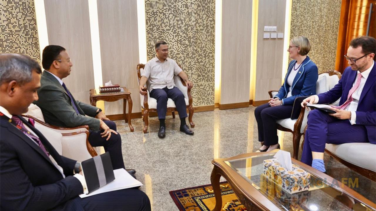 প্রধানমন্ত্রীর সঙ্গে যুক্তরাজ্যের হাইকমিশনারের সাক্ষাৎ