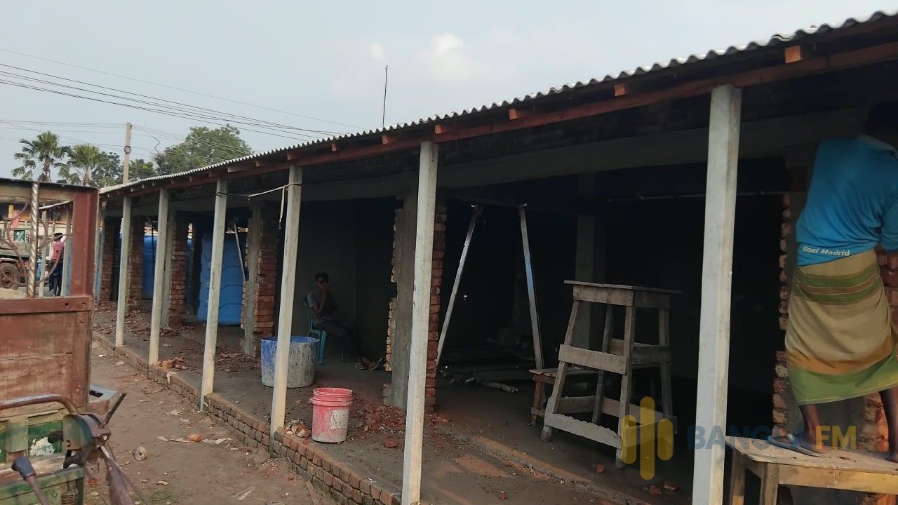 পাইকগাছায় কোটি টাকার সরকারি খাসজমি দখল করে পাঁকা স্থাপনা নির্মাণের অভিযোগ