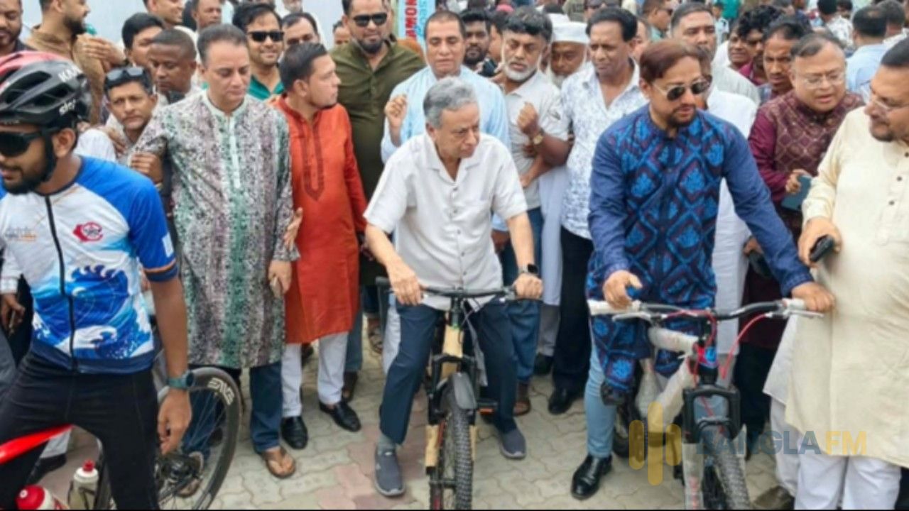 চট্টগ্রামে দেশের প্রথম চার লেনের সাইকেল ট্র্যাকের শুভ উদ্বোধন
