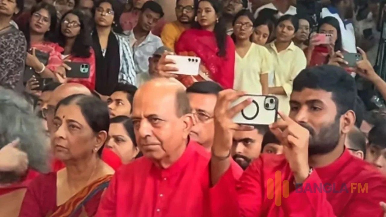 ঢাকেশ্বরী মন্দিরে মহালয়ার অনুষ্ঠান উদ্বোধন করলেন দীনেশ ত্রিবেদী